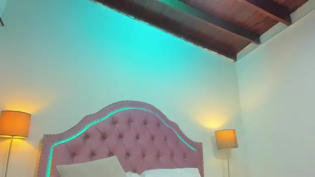 Snapshot of Mia_Culpa chatting on 07-08-26, 05:02 Mia Culpa online show from 07-08-26, 05:02