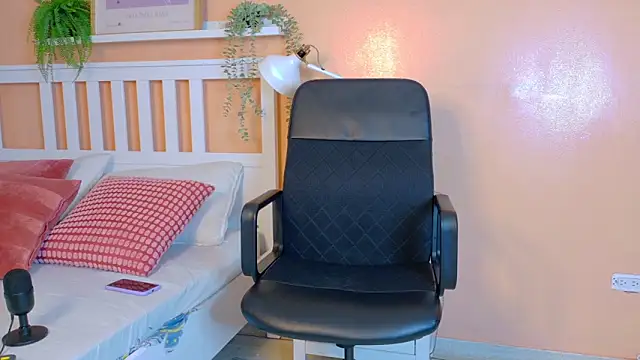 MeganEvanss   online show from 04-07-26, 07:48