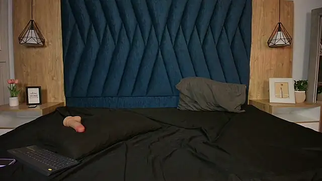 MeganEvanss   online show from 05-11-26, 01:29