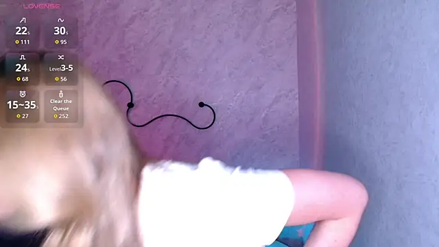 Snapshot of LulyDOLL chatting on 04-10-26, 06:53 LulyDOLL online show from 04-10-26, 06:53