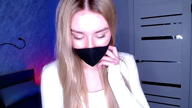 Snapshot of LulyDOLL chatting on 04-08-26, 06:26 LulyDOLL online show from 04-08-26, 06:26