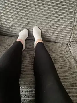 Snapshot of LilouPieds chatting on 03-29-26, 03:02 LilouPieds online show from 03-29-26, 03:02