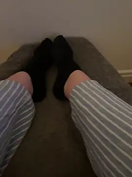 Snapshot of LilouPieds chatting on 04-11-26, 10:35 LilouPieds online show from 04-11-26, 10:35
