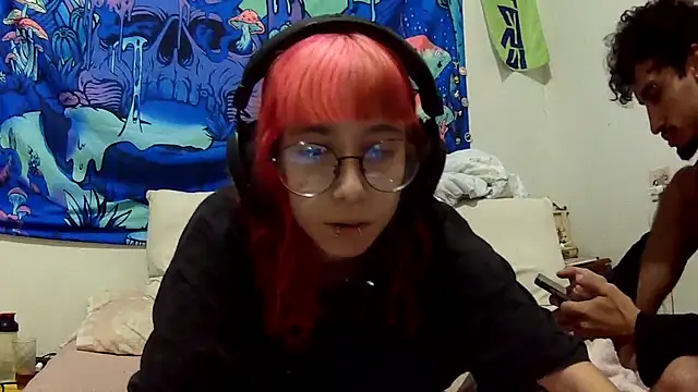 Snapshot of Moon_ chatting on 06-05-26, 03:44 Moon online show from 06-05-26, 03:44