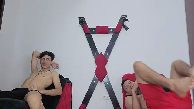 Snapshot of LatinsGuys2026 chatting on 03-25-26, 12:15 LatinsGuys2026 online show from 03-25-26, 12:15