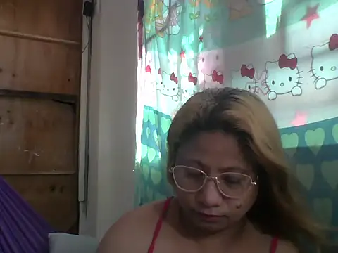 Snapshot of PinayChristine chatting on 05-23-26, 02:54 PinayChristine online show from 05-23-26, 02:54