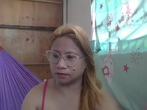 Snapshot of PinayChristine chatting on 04-10-26, 03:13 PinayChristine online show from 04-10-26, 03:13