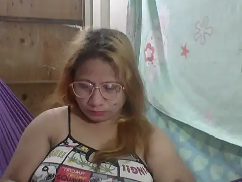 Snapshot of PinayChristine chatting on 06-02-26, 02:17 PinayChristine online show from 06-02-26, 02:17