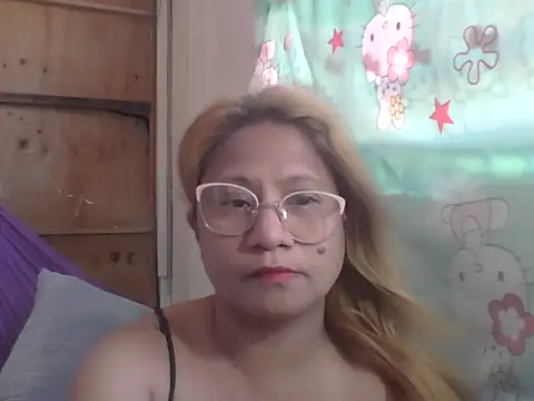 Snapshot of PinayChristine chatting on 04-24-26, 08:38 PinayChristine online show from 04-24-26, 08:38