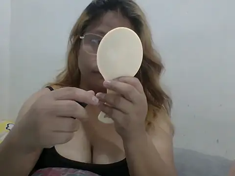 Snapshot of PinayChristine chatting on 06-30-26, 06:57 PinayChristine online show from 06-30-26, 06:57