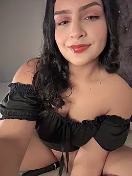 Snapshot of kloe_sexxys chatting on 04-28-26, 01:04 kloe sexxys online show from 04-28-26, 01:04