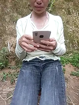 Snapshot of Lucky-beo chatting on 08-08-26, 11:17 Lucky-beo online show from 08-08-26, 11:17