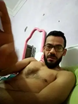 Snapshot of Alimohamed08 chatting on 04-03-26, 01:01 Alimohamed08 online show from 04-03-26, 01:01