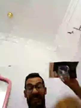 Snapshot of Alimohamed08 chatting on 07-14-26, 08:59 Alimohamed08 online show from 07-14-26, 08:59