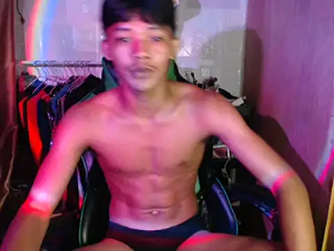 Snapshot of pinoy_lowey18 chatting on 05-27-26, 12:12 pinoy lowey18 online show from 05-27-26, 12:12