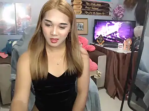 Snapshot of fuckercumm chatting on 05-20-26, 01:02 fuckercumm online show from 05-20-26, 01:02