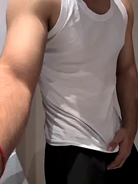Snapshot of handsome-hunky chatting on 04-08-26, 02:07 handsome-hunky online show from 04-08-26, 02:07