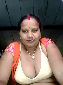 Shivani09900 online show from 06-21-26, 07:47