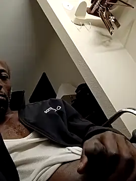 KingBlackStallion online show from 04-17-26, 07:44