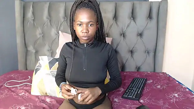 Cybil Hearts online show from 04-21-26, 10:44