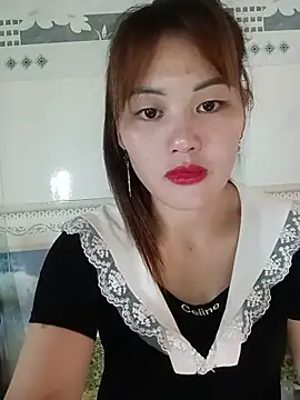 Snapshot of meg_06 chatting on 05-15-26, 03:26 meg 06 online show from 05-15-26, 03:26