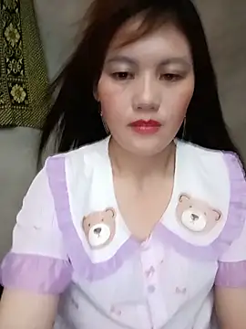 Snapshot of meg_06 chatting on 05-27-26, 04:14 meg 06 online show from 05-27-26, 04:14