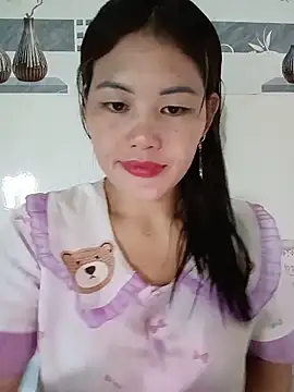 Snapshot of meg_06 chatting on 06-17-26, 02:11 meg 06 online show from 06-17-26, 02:11