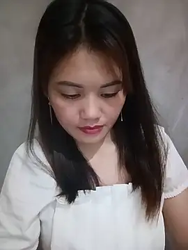 Snapshot of meg_06 chatting on 06-15-26, 11:04 meg 06 online show from 06-15-26, 11:04