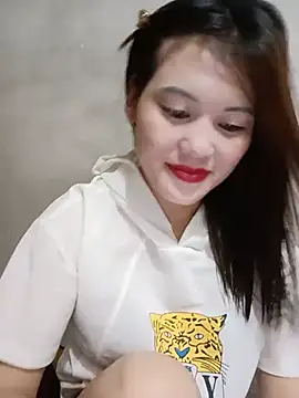 Snapshot of meg_06 chatting on 05-25-26, 02:27 meg 06 online show from 05-25-26, 02:27