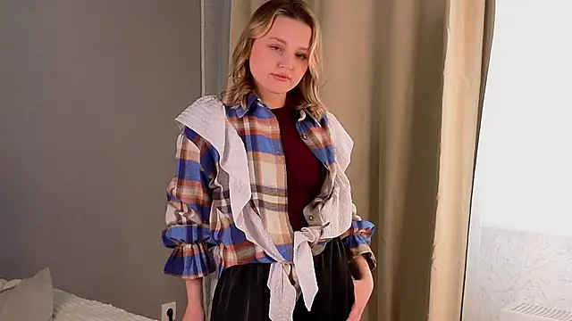 Snapshot of LorriMonz chatting on 04-01-26, 03:30 LorriMonz online show from 04-01-26, 03:30