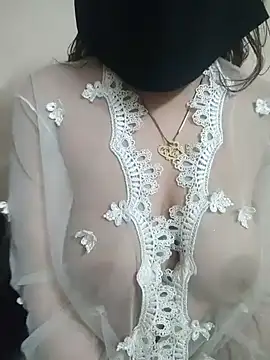 Snapshot of Yasmin_Oh chatting on 05-05-26, 12:46 Yasmin Oh online show from 05-05-26, 12:46