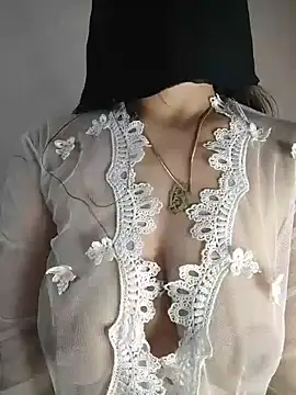 Snapshot of Yasmin_Oh chatting on 06-15-26, 09:47 Yasmin Oh online show from 06-15-26, 09:47