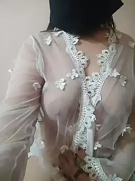 Snapshot of Yasmin_Oh chatting on 05-01-26, 06:57 Yasmin Oh online show from 05-01-26, 06:57
