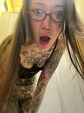 Snapshot of SaintSquirt chatting on 06-30-26, 10:04 SaintSquirt online show from 06-30-26, 10:04