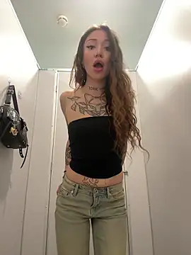 Snapshot of SaintSquirt chatting on 05-20-26, 09:39 SaintSquirt online show from 05-20-26, 09:39