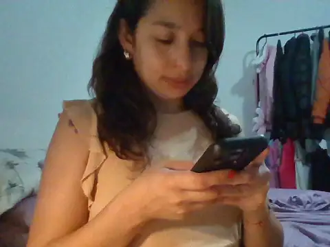 Snapshot of Tamara225x chatting on 03-31-26, 11:51 Tamara225x online show from 03-31-26, 11:51
