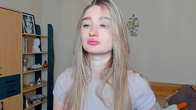Snapshot of VioletteClaire chatting on 05-02-26, 07:24 VioletteClaire online show from 05-02-26, 07:24