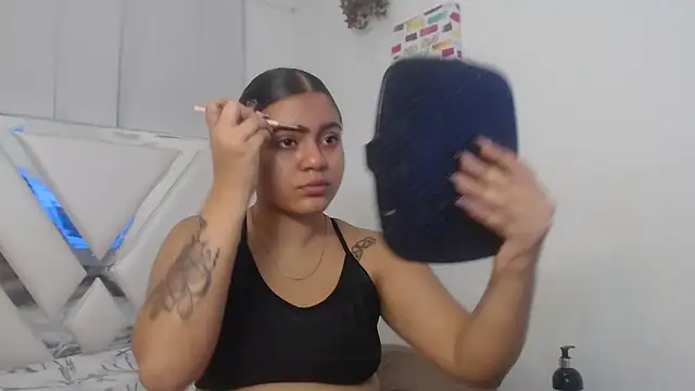 Snapshot of AlannaHarper chatting on 06-17-26, 04:50 AlannaHarper online show from 06-17-26, 04:50