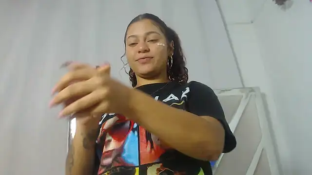 Snapshot of AlannaHarper chatting on 05-29-26, 02:23 AlannaHarper online show from 05-29-26, 02:23