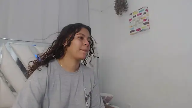 Snapshot of AlannaHarper chatting on 06-18-26, 10:59 AlannaHarper online show from 06-18-26, 10:59