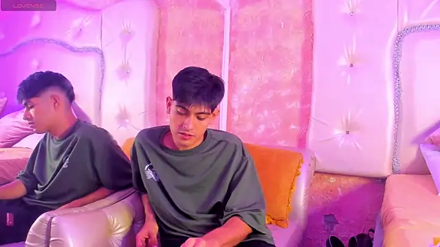 TylerCruz   online show from 03-30-26, 01:56