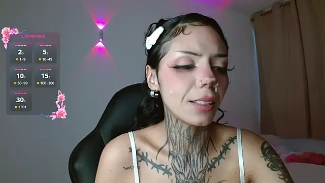 KoraRousse online show from 04-12-26, 01:36