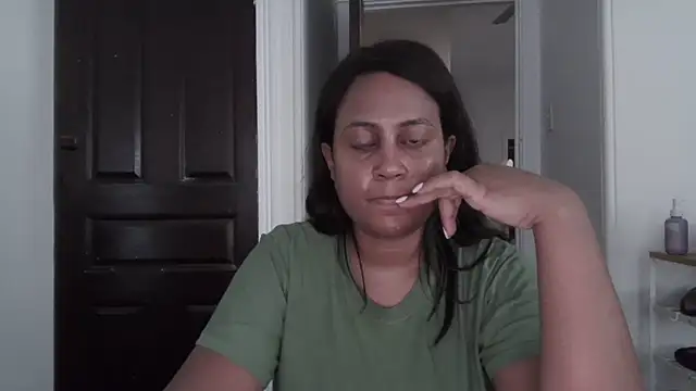Snapshot of biancadoesit chatting on 07-12-26, 12:17 biancadoesit online show from 07-12-26, 12:17