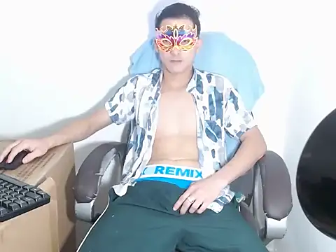 SexyboyHot2000 online show from 05-07-26, 03:33