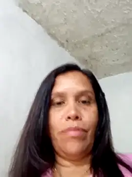 Snapshot of alexandra-queen chatting on 05-29-26, 06:03 alexandra-queen online show from 05-29-26, 06:03