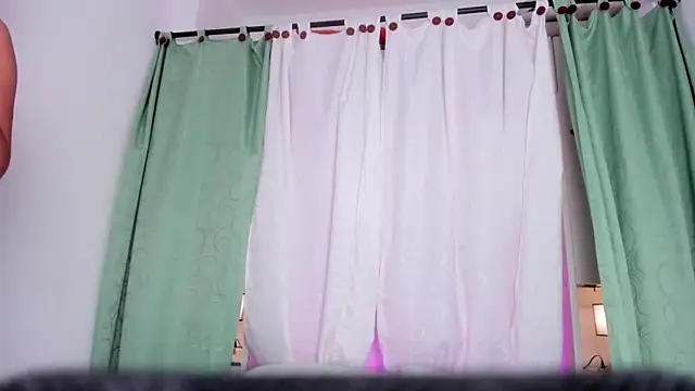 TessaLowe online show from 03-25-26, 02:49