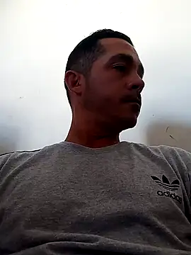 Gabriel leon33 online show from 03-25-26, 07:57