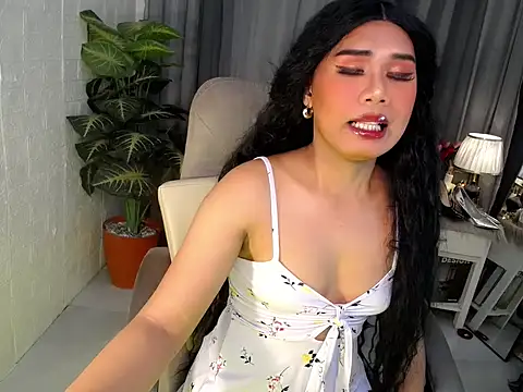 Snapshot of Yourgorgeousmarge chatting on 04-12-26, 02:04 Yourgorgeousmarge online show from 04-12-26, 02:04