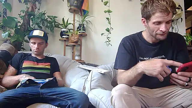 Snapshot of DavidEugeneOr chatting on 08-04-26, 08:57 DavidEugeneOr online show from 08-04-26, 08:57