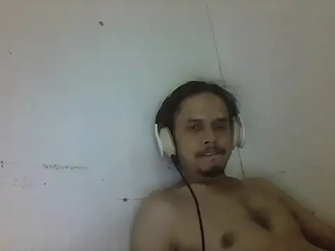 Snapshot of Raku2386 chatting on 04-14-26, 05:45 Raku2386 online show from 04-14-26, 05:45